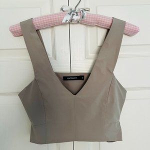 Cutout Crop Bra Top by HAODUOYI